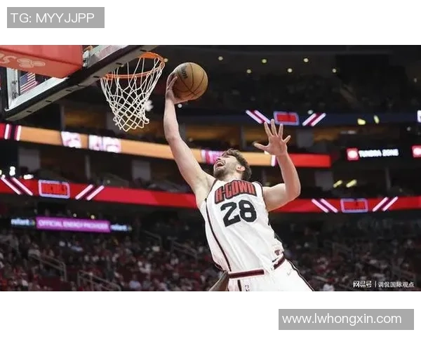 火箭队与快船队第二场激战回顾球员表现与战术分析全景展现